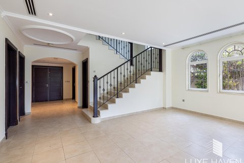 4 bedrooms Villa in Legacy, UAE No. 14387 13