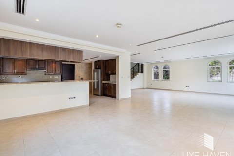 4 bedrooms Villa in Legacy, UAE No. 14387 10
