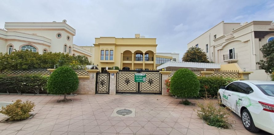 6 bedrooms Villa in As Sib, Oman No. 54202