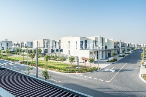 3 bedrooms Townhouse in Joy, UAE No. 186879 3