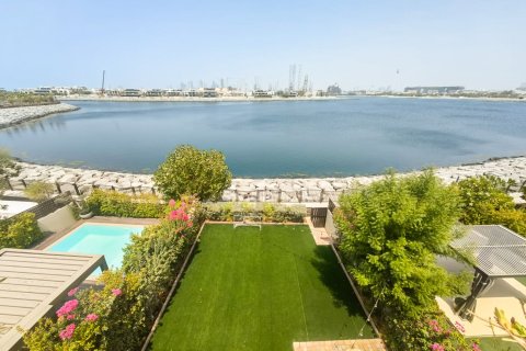 4 bedrooms Townhouse in Jumeirah, UAE No. 208760