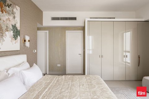 3 bedrooms Apartment in Dubai, UAE No. 164492 8