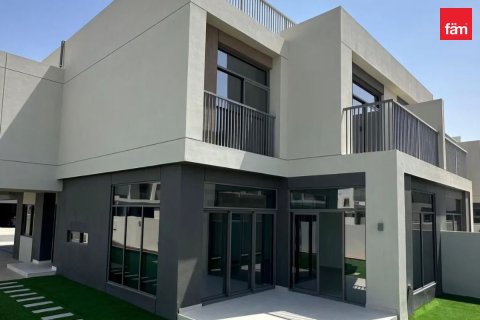 4 bedrooms Villa in Dubai, UAE No. 207680