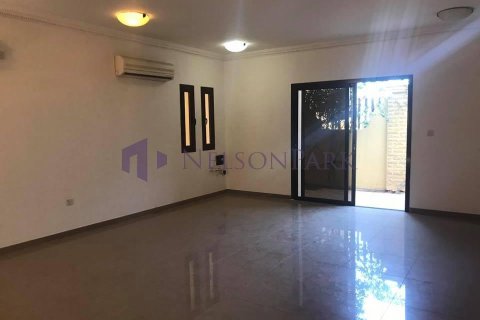 Villa de 3 dormitorios en Doha, Qatar No. 57465 12