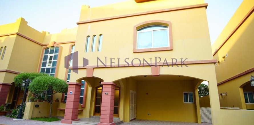 Villa de 3 dormitorios en Doha, Qatar No. 57485