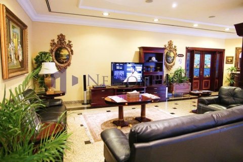 Villa de 3 dormitorios en Doha, Qatar No. 57485 16