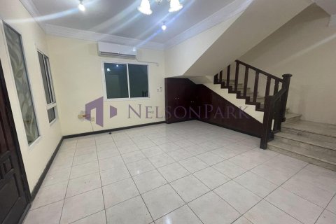Villa de 4 chambres à Doha, Qatar No. 57466 10