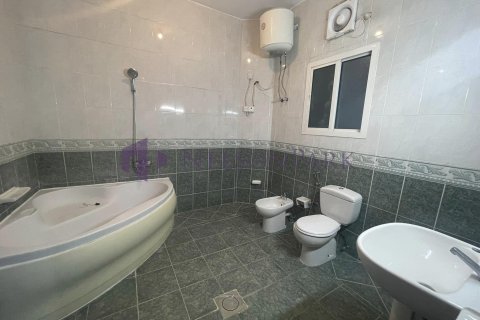 Villa de 4 chambres à Doha, Qatar No. 57466 9