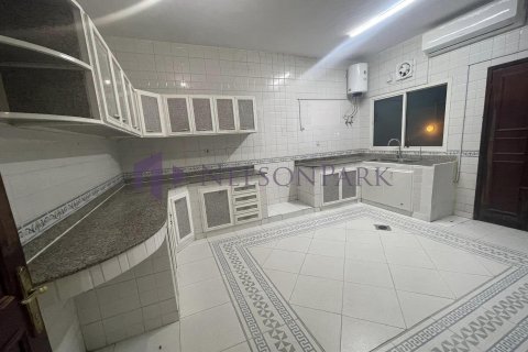 Villa de 4 chambres à Doha, Qatar No. 57466 21