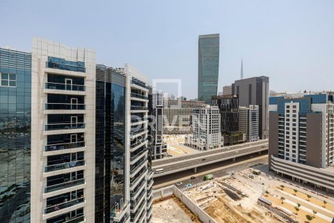 Квартира с 2 спальнями в Capital Bay, ОАЭ №193541 3