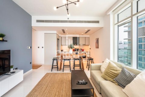 Квартира с 2 спальнями в EMAAR Beachfront, ОАЭ №207368