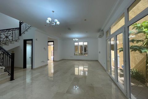 Townhouse de 4 dormitorios en As Sib, Oman No. 60777 3
