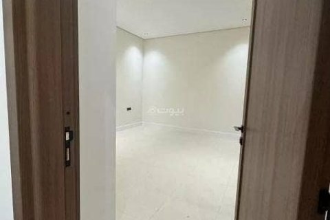 Villa de 4 chambres à Riyadh, Saudi Arabia No. 61352 3