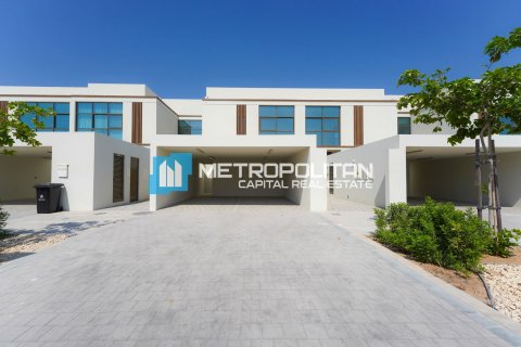 2 bedrooms Townhouse in Abu Dhabi, UAE No. 141749