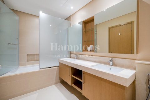 2 bedrooms Apartment in The Address Dubai Marina, UAE No. 163924