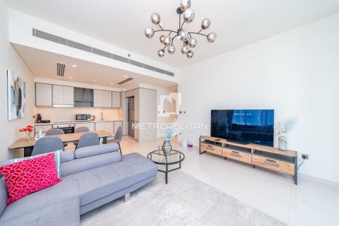 Appartement de 2 chambres à EMAAR Beachfront, UAE No. 129221