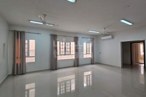 Villa Gemela de 5 dormitorios en Al Ansab, Oman No. 53625 7