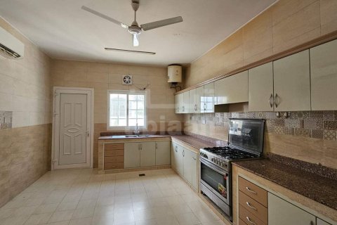 Villa Gemela de 5 dormitorios en Al Ansab, Oman No. 53625 5