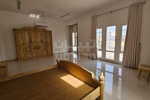Villa Gemela de 5 dormitorios en Al Ansab, Oman No. 53625 4