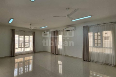 Villa Gemela de 5 dormitorios en Al Ansab, Oman No. 53625 3