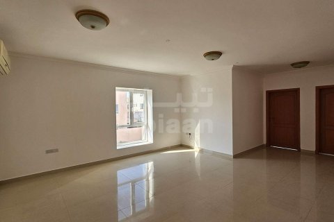 Villa Gemela de 4 dormitorios en As Sib, Oman No. 53626 7