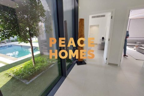 Villa de 6 dormitorios en Tilal City, UAE No. 10912 3