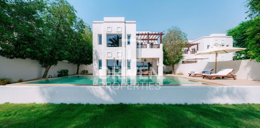 4 غرف نوم فيلا في Dubai Creek Golf and Yacht Club Residences, الإمارات العربية المتحدة رقم 192100