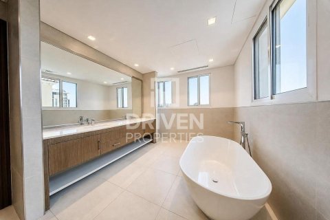 4 bedrooms Villa in Jumeirah, UAE No. 192906 23
