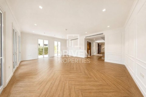 4 bedrooms Villa in Jumeirah, UAE No. 192906 6
