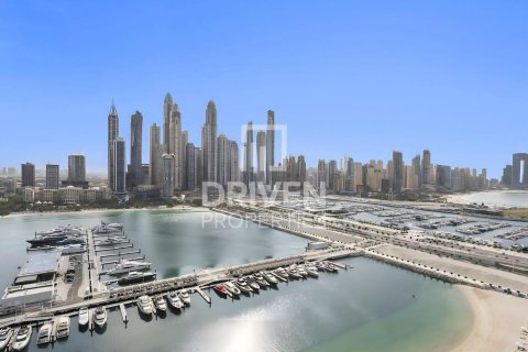 Квартира с 2 спальнями в EMAAR Beachfront, ОАЭ №192910
