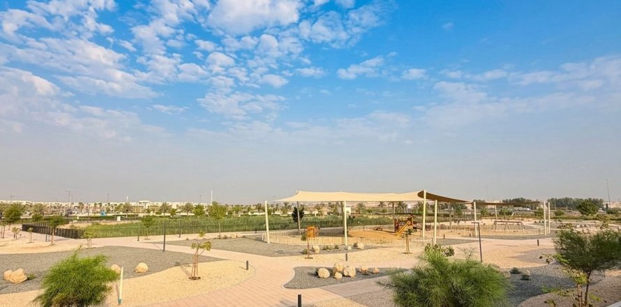 4 bedrooms Villa in Dubai, UAE No. 210103