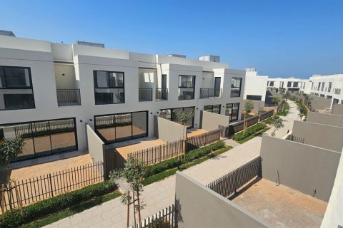 3 bedrooms Townhouse in Ras Al Khaimah, UAE No. 183858