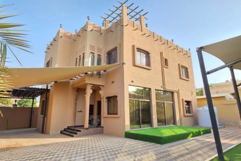 4 bedrooms Villa in Khuzam, UAE No. 183857