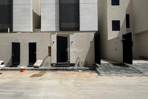 6 bedrooms Villa in Riyadh, Saudi Arabia No. 67382