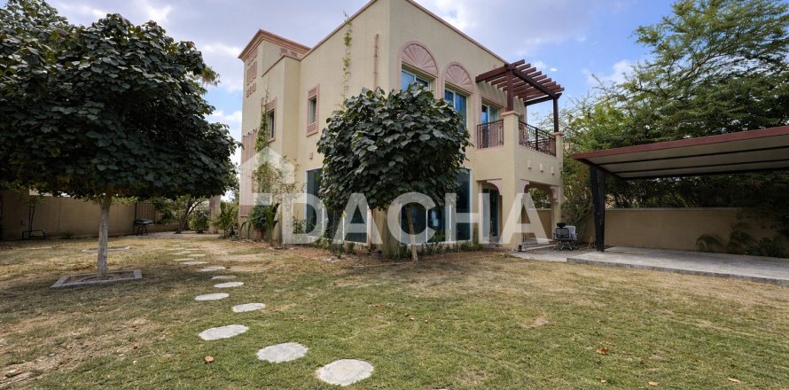 Villa de 4 chambres à Jumeirah Village Triangle, UAE No. 165682
