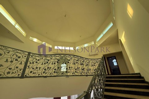 Villa de 7 dormitorios en Doha, Qatar No. 57242 22