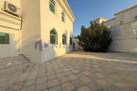 Villa de 7 dormitorios en Doha, Qatar No. 57242 17