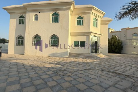 Villa de 7 dormitorios en Doha, Qatar No. 57242 12