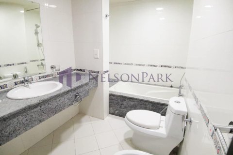 3 bedrooms Apartment in Doha, Qatar No. 57236 11