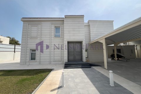 7 bedrooms Villa in Doha, Qatar No. 57967 3