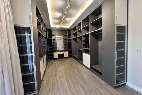 7 bedrooms Villa in Doha, Qatar No. 57967 29