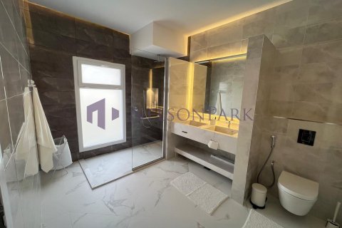 7 bedrooms Villa in Doha, Qatar No. 57967 15