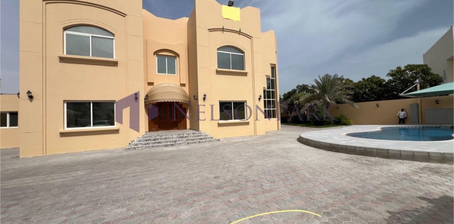 Villa de 6 dormitorios en Doha, Qatar No. 57965
