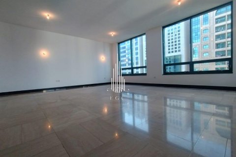 3 bedrooms Apartment in Hamdan Street, UAE No. 52083