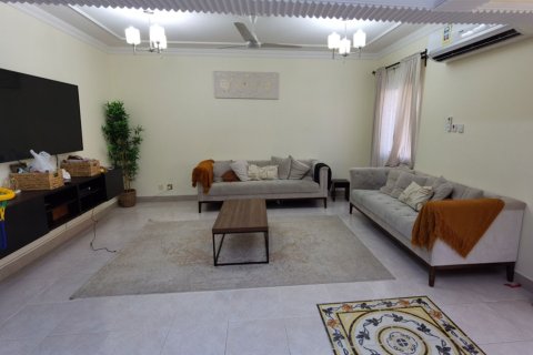 Villa de 4 chambres à Muharraq, Bahrain No. 59791 4