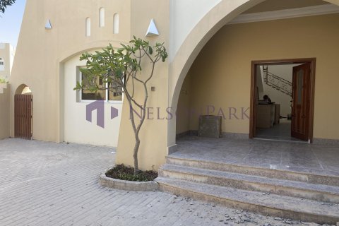 4 bedrooms Villa in Doha, Qatar No. 58216