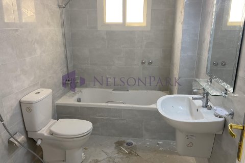 Villa de 4 dormitorios en Doha, Qatar No. 58216 10