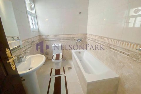 Villa de 6 dormitorios en Doha, Qatar No. 58229 11