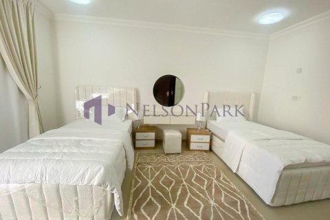 Villa de 6 dormitorios en Doha, Qatar No. 58229 3