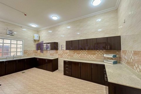 Villa de 6 dormitorios en Doha, Qatar No. 58229 4